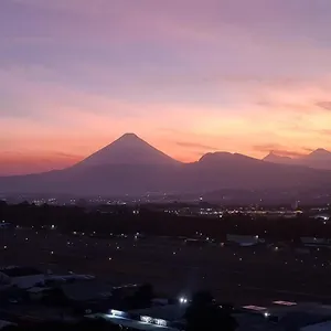 Apartamento Amazing Volcano Views In Front Of Airport, Guatemala